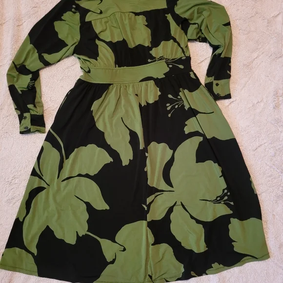 Lane Bryant Faux Wrap Dress - Picture 7 of 7